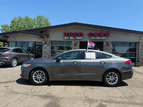 Magnetic Metallic 2019 Ford Fusion SE