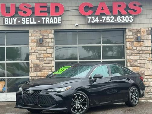 Midnight Black Metallic 2020 Toyota Avalon XSE