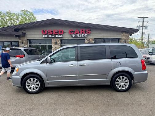 Billet Silver Metallic Clearcoat 2015 Chrysler Town & Country Touring