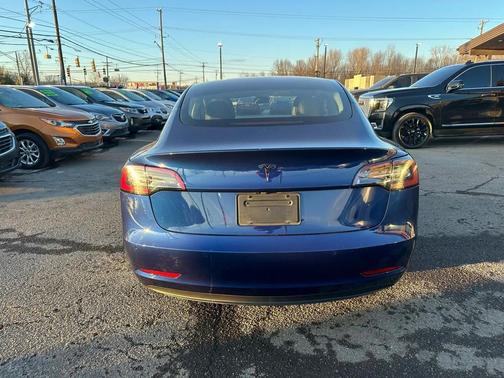 2022 Tesla Model 3 Standard Range Plus