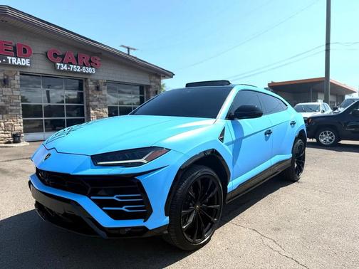 2022 Lamborghini Urus Base