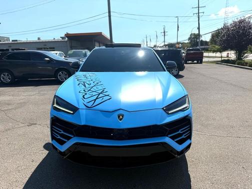 2022 Lamborghini Urus Base