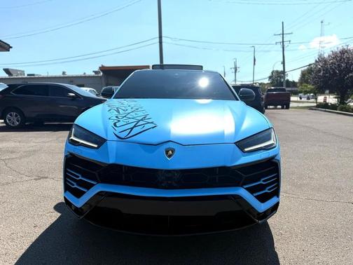 2022 Lamborghini Urus Base