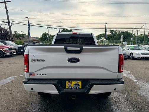 Ruby Red Metallic Tinted Clearcoat 2016 Ford F-150 XLT