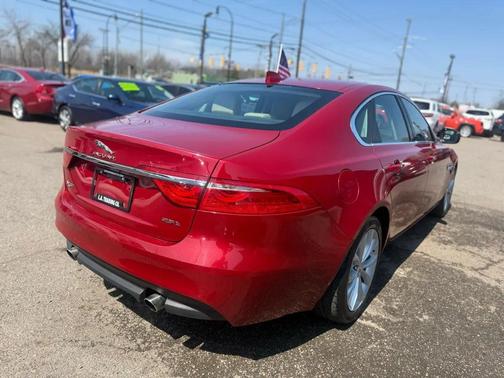 Red 2018 Jaguar XF 25t Premium