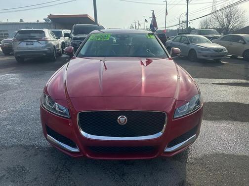 2018 Jaguar XF 25t Premium
