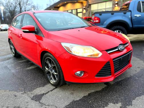 Photo 3 of 15 of 2014 Ford Focus SE