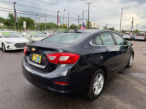 GREY 2016 Chevrolet Cruze LT Auto