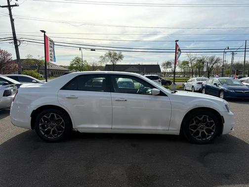 2016 Chrysler 300 S