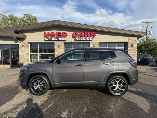 Baltic Gray Metallic Clearcoat 2024 Jeep Compass Limited