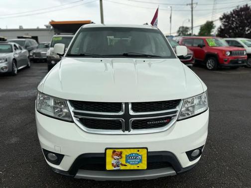 white 2015 Dodge Journey SXT