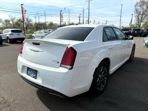 2016 Chrysler 300 S