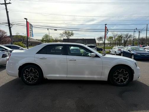 2016 Chrysler 300 S