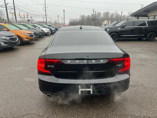 2018 Volvo S90 T5 Momentum