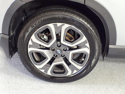 Ice Silver Metallic 2024 Subaru Ascent Limited