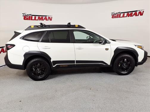 Crystal White Pearl 2024 Subaru Outback Wilderness