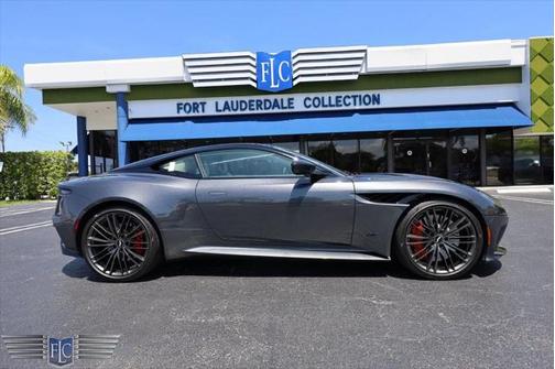 2022 Aston Martin DBS Superleggera