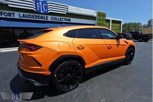 2021 Lamborghini Urus AWD