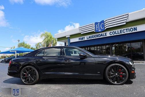 2022 Bentley Flying Spur Mulliner V8 Sedan