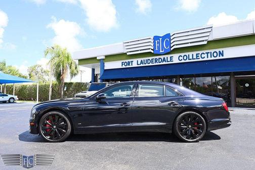 2022 Bentley Flying Spur Mulliner V8 Sedan