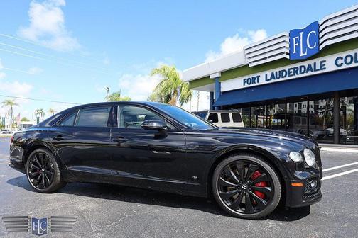 2022 Bentley Flying Spur Mulliner V8 Sedan