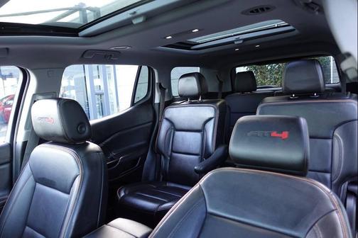 2022 GMC Acadia AT4 4x4 4dr SUV