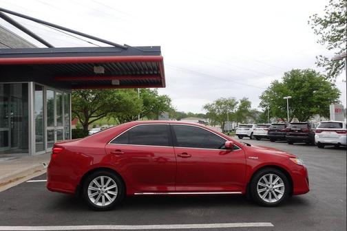 Barcelona Red Metallic 2012 Toyota Camry Hybrid XLE