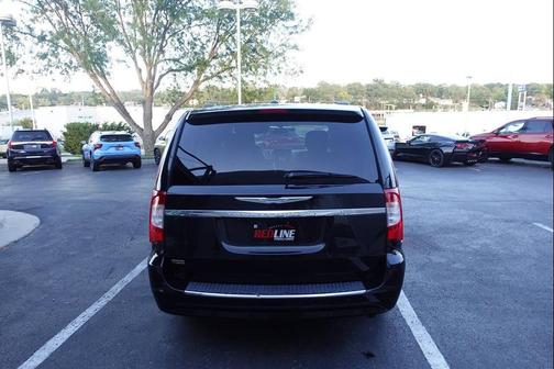 2012 Chrysler Town & Country Touring