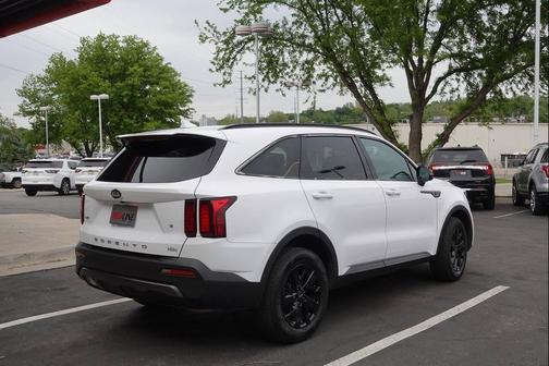 Glacial White Pearl 2021 Kia Sorento S