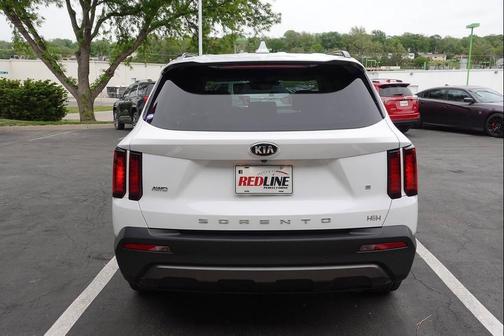 Glacial White Pearl 2021 Kia Sorento S