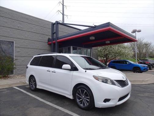 2013 Toyota Sienna SE