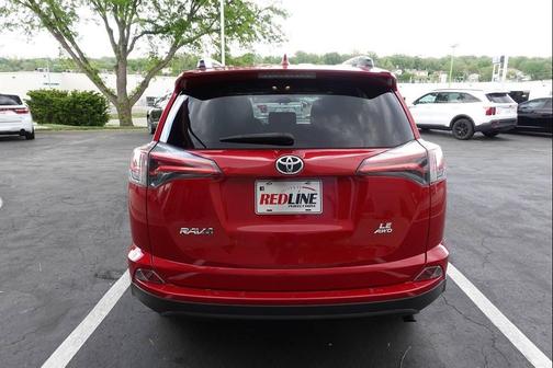 Barcelona Red Metallic 2017 Toyota RAV4 LE