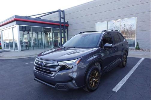 Magnetite Gray Metallic 2025 Subaru Forester Premium