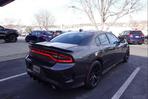 2016 Dodge Charger SRT Hellcat