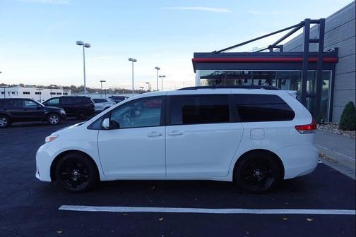 2014 Toyota Sienna LE
