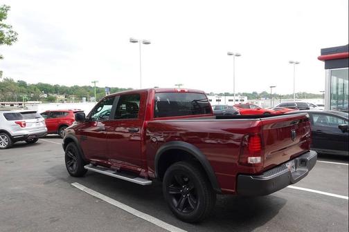 Delmonico Red Pearl Coat 2021 RAM 1500 Classic Warlock 4x4 4dr Crew Cab 5.5 ft. SB Pickup
