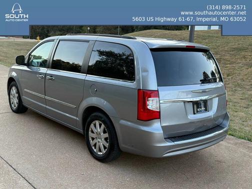 2015 Chrysler Town & Country Touring