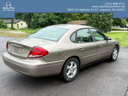 2004 Ford Taurus SES Sedan 4D