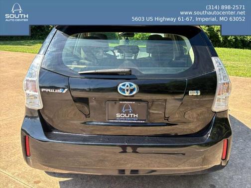2012 Toyota Prius v Two