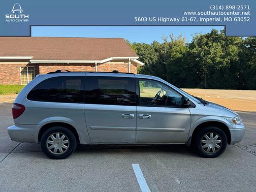 2006 Chrysler Town & Country Touring