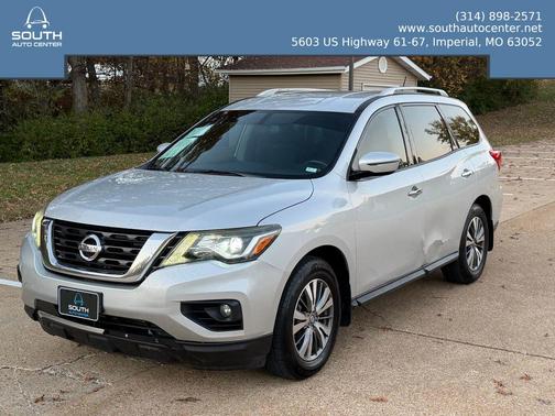 2017 Nissan Pathfinder SV