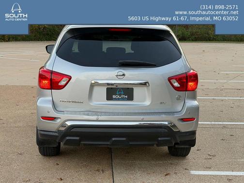 2017 Nissan Pathfinder SV