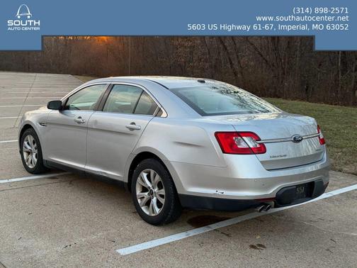 2010 Ford Taurus SEL