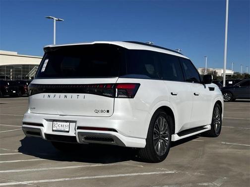 2025 INFINITI QX80 Luxe