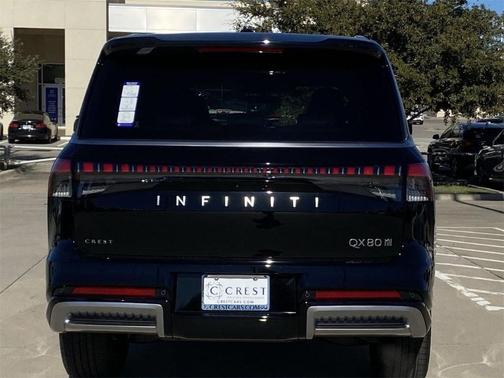 2025 INFINITI QX80 Luxe