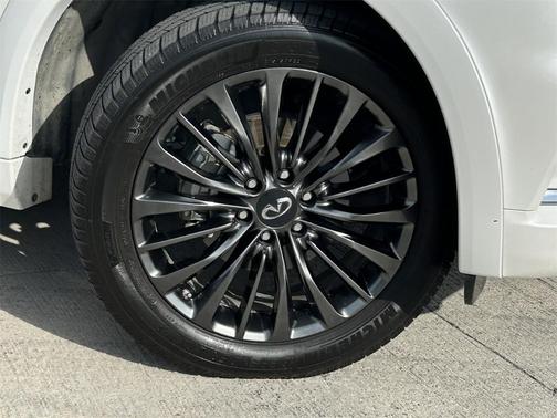 2022 INFINITI QX80 SENSORY