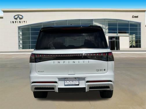 2025 INFINITI QX80 Luxe