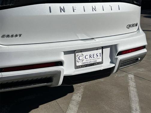 2025 INFINITI QX80 Luxe