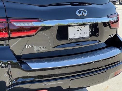 2024 INFINITI QX80 SENSORY