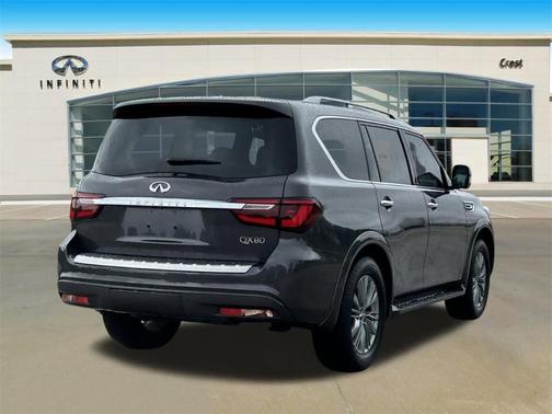 2024 INFINITI QX80 LUXE